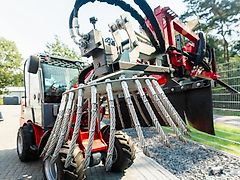 Wildkrautbürste mit Euroaufnahme, Radladeranbau, Kehrmaschine