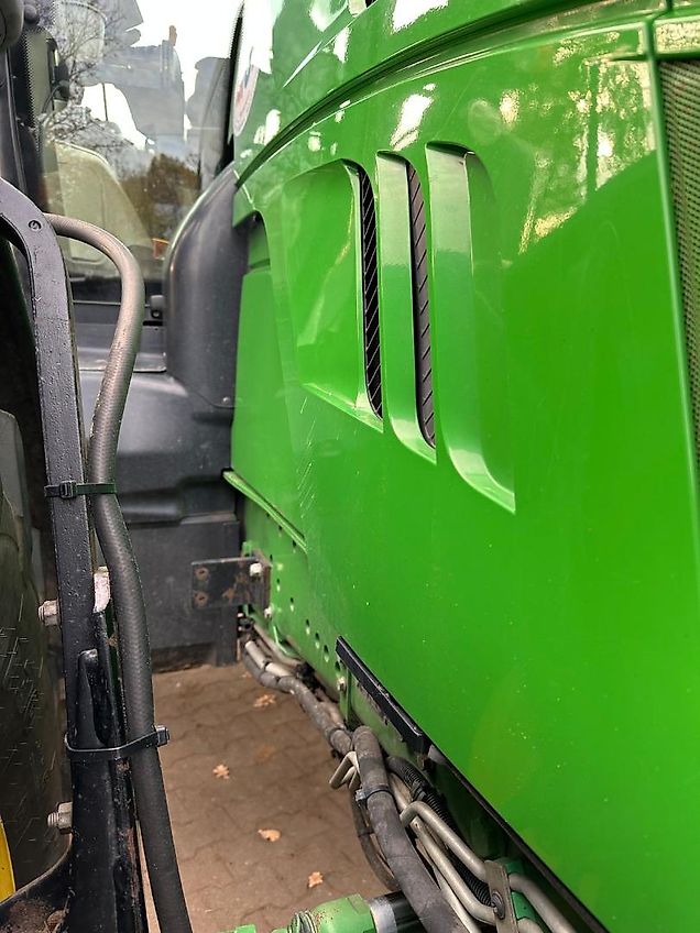 John Deere 6215 R mit GPS RTK