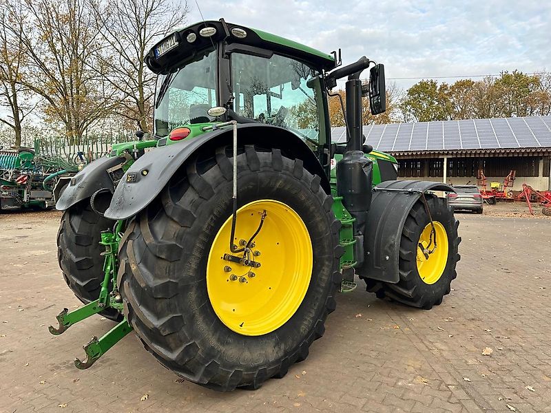 John Deere 6215 R mit GPS RTK
