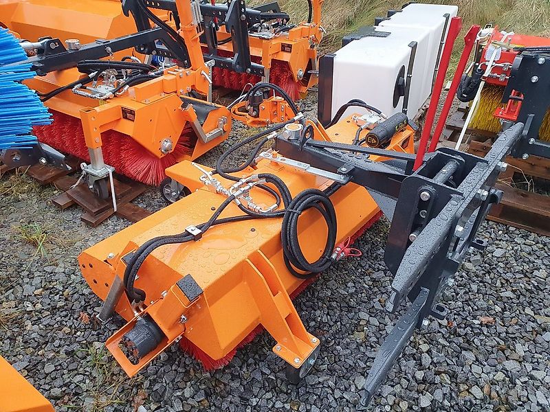 PADAGAS FOX Kehrmaschine Hoflader Radlader Traktor Bema