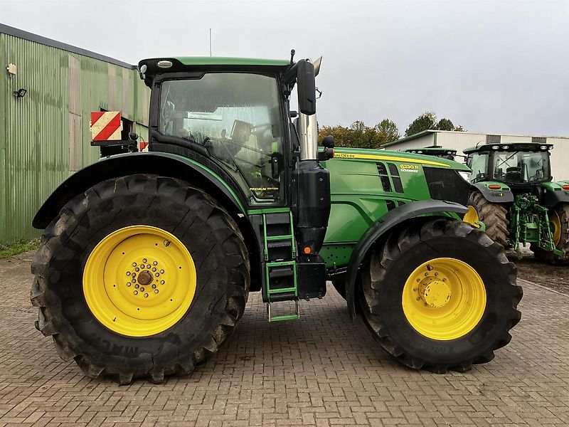 John Deere 6230R