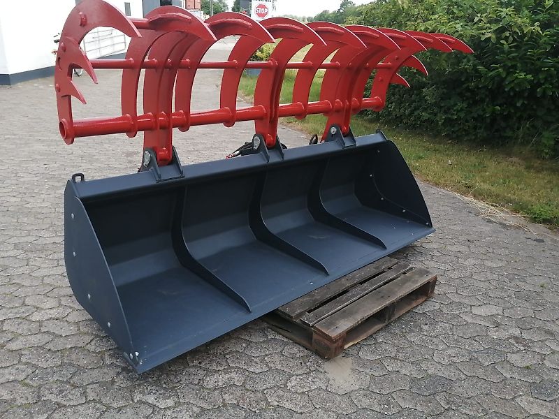 Bressel und Lade Keine Bressel Silagegreifschaufel 240 cm Keine Stoll Greifschaufel 240cm Arbeitsbreite 2400mm Breite Tiefe 1025mm Eigengewicht 530kg Gewicht 530kg Bauhöhe 900mm Inhalt 1400 Liter Fassungsvermögen 1,4m³ Ralton 3000Rot Greifzange Greifschaufel 2,4m Arbeitsb