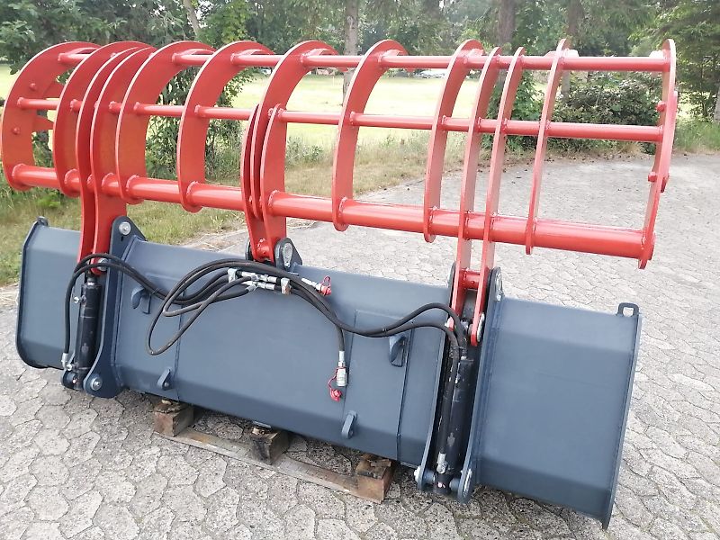 Bressel und Lade Keine Bressel Silagegreifschaufel 240 cm Keine Stoll Greifschaufel 240cm Arbeitsbreite 2400mm Breite Tiefe 1025mm Eigengewicht 530kg Gewicht 530kg Bauhöhe 900mm Inhalt 1400 Liter Fassungsvermögen 1,4m³ Ralton 3000Rot Greifzange Greifschaufel 2,4m Arbeitsb