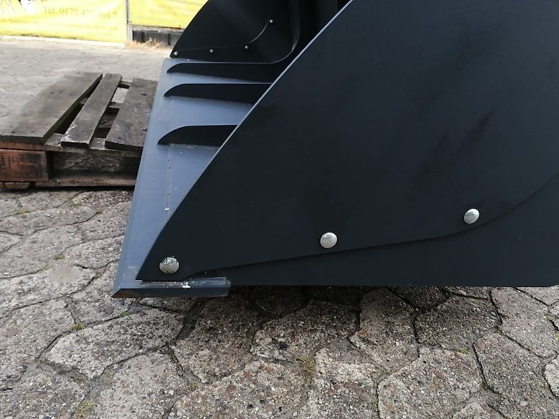 Bressel und Lade Keine Bressel Silagegreifschaufel 240 cm Keine Stoll Greifschaufel 240cm Arbeitsbreite 2400mm Breite Tiefe 1025mm Eigengewicht 530kg Gewicht 530kg Bauhöhe 900mm Inhalt 1400 Liter Fassungsvermögen 1,4m³ Ralton 3000Rot Greifzange Greifschaufel 2,4m Arbeitsb