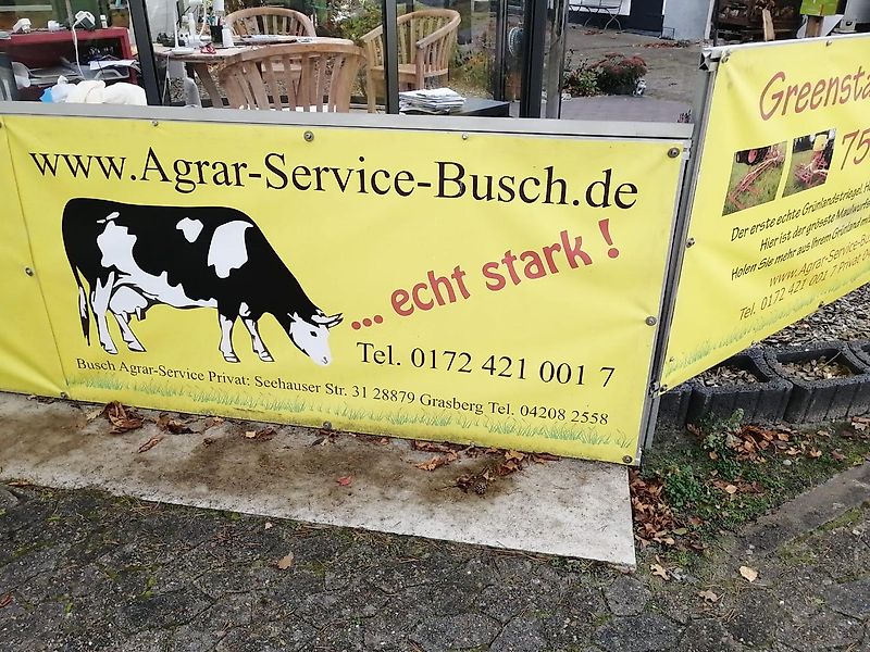 Bressel und Lade Keine Bressel Silagegreifschaufel 240 cm Keine Stoll Greifschaufel 240cm Arbeitsbreite 2400mm Breite Tiefe 1025mm Eigengewicht 530kg Gewicht 530kg Bauhöhe 900mm Inhalt 1400 Liter Fassungsvermögen 1,4m³ Ralton 3000Rot Greifzange Greifschaufel 2,4m Arbeitsb