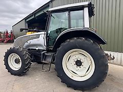Valtra T121 Tractor