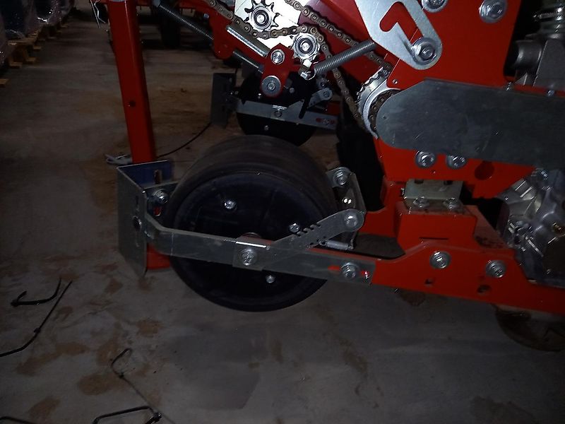 Agricola Italiana SN-2-130 , 4 x 2 Sähreihen