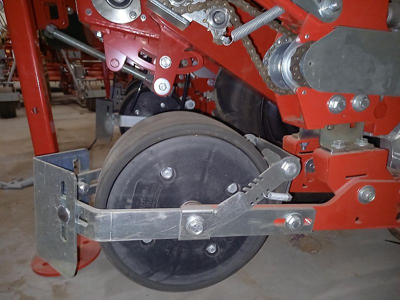 Agricola Italiana SN-2-130 , 4 x 2 Sähreihen