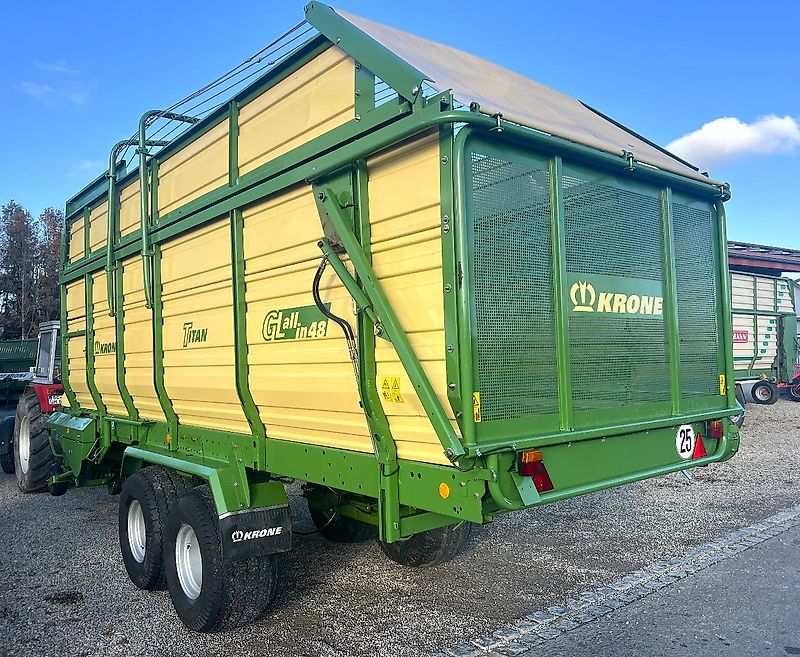 Krone Titan 6/48 GL All In im guten Zustand - mit zusätzlichen Tasträdern hinter der Pick-Up