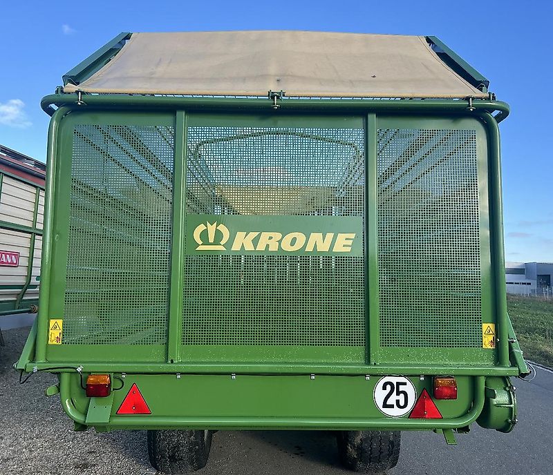 Krone Titan 6/48 GL All In im guten Zustand - mit zusätzlichen Tasträdern hinter der Pick-Up