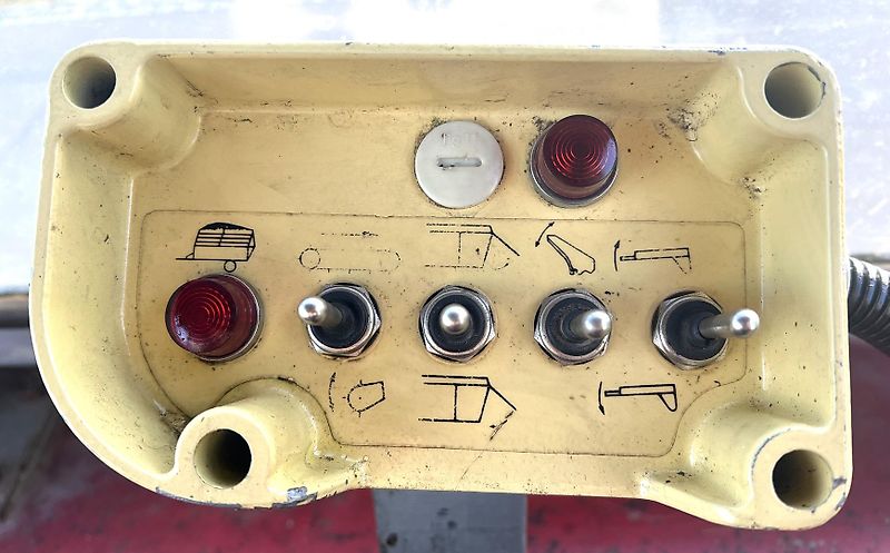 Krone Titan 6/48 GL All In im guten Zustand - mit zusätzlichen Tasträdern hinter der Pick-Up