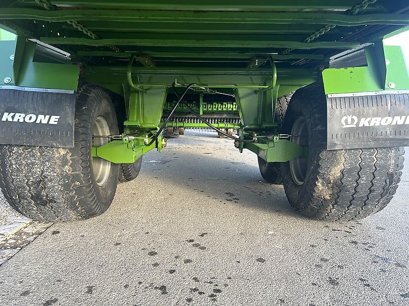 Krone Titan 6/48 GL All In im guten Zustand - mit zusätzlichen Tasträdern hinter der Pick-Up