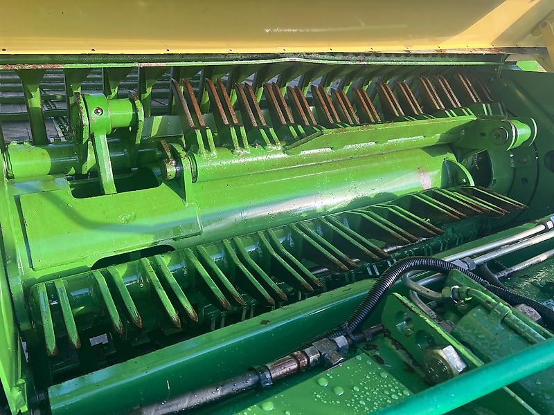 Krone Titan 6/48 GL All In im guten Zustand - mit zusätzlichen Tasträdern hinter der Pick-Up