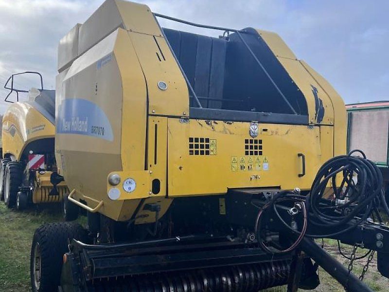 New Holland BR 7070