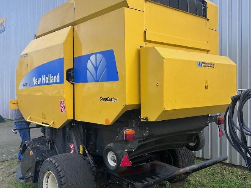 New Holland BR 7070