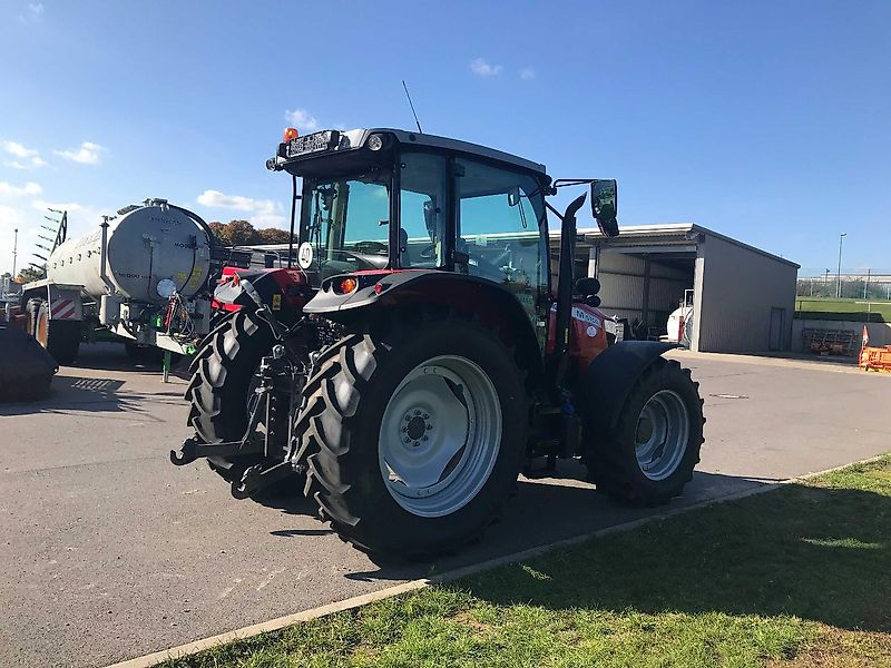 Massey Ferguson MF 5709 M Dyna-4