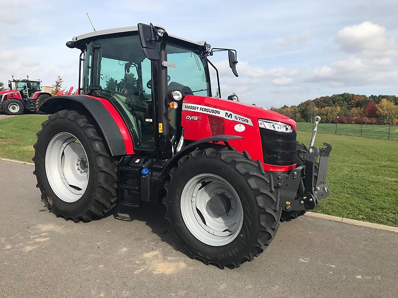 Massey Ferguson MF 5709 M Dyna-4