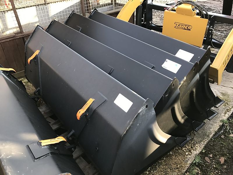 Quicke GM Tractor Buckets