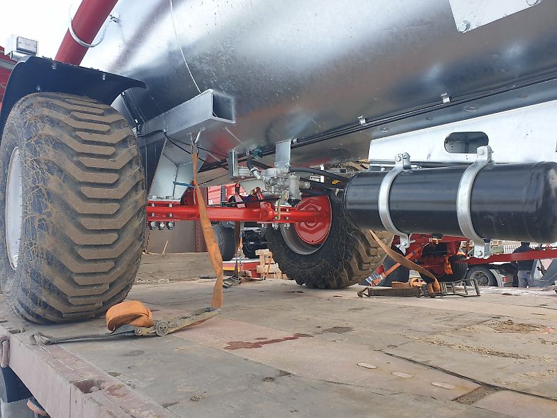 POMOT / POMOT Guellefass 8000l/ Single-axial Manure Tank, Slurry tank / Beczkowóz wóz asenizacyjny 8000 l