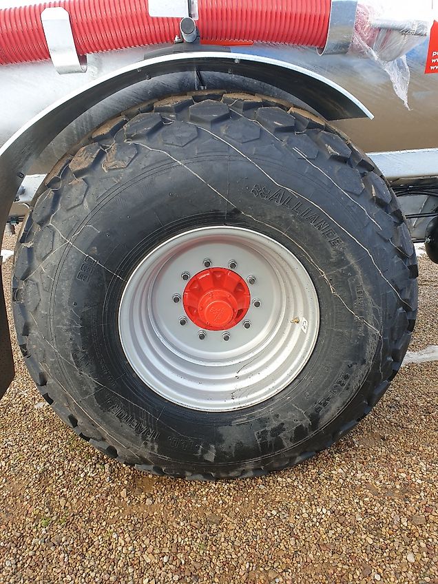 POMOT / POMOT Guellefass 8000l/ Single-axial Manure Tank, Slurry tank / Beczkowóz wóz asenizacyjny 8000 l