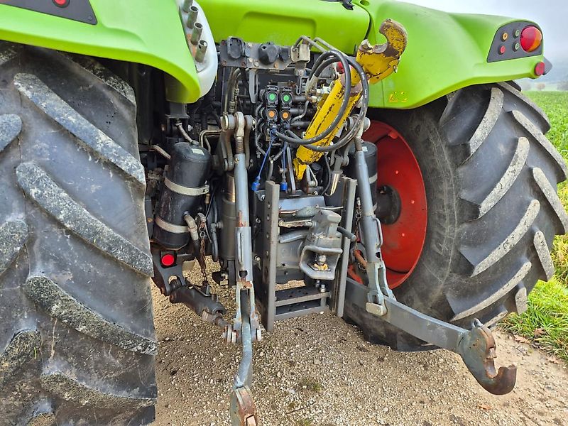 Claas ARION 460 CIS mit Frontlader