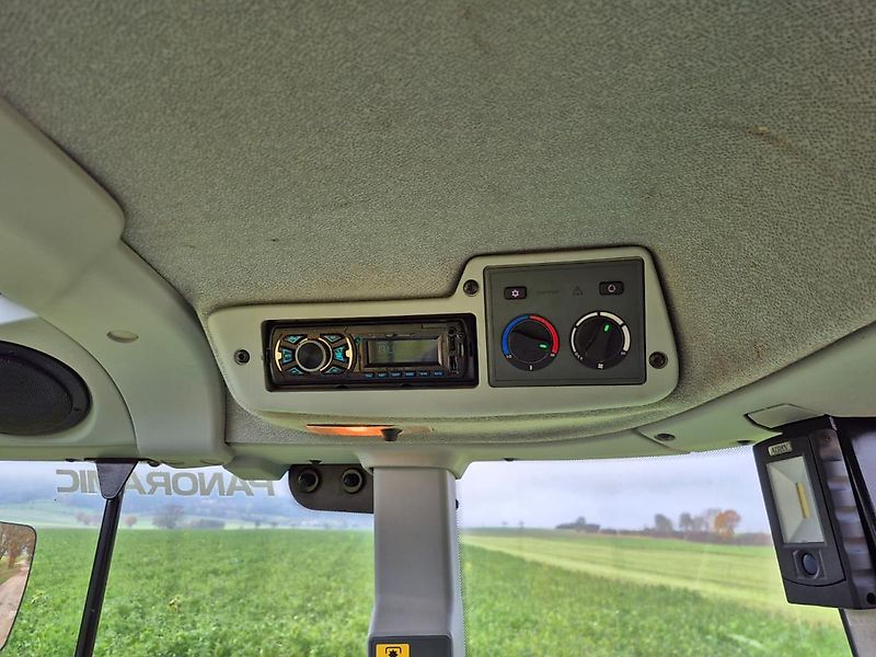 Claas ARION 460 CIS mit Frontlader