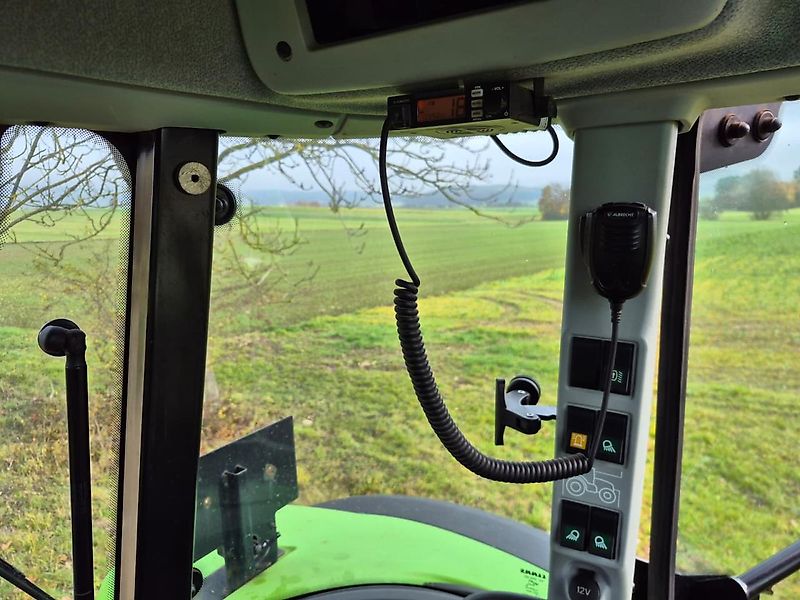 Claas ARION 460 CIS mit Frontlader