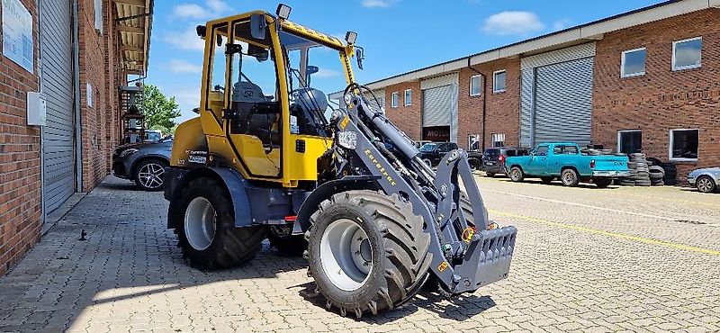 Eurotrac W12S Kabine 2,55 m Arm, 3.Steuerkreis Rückfahrkamera Radio