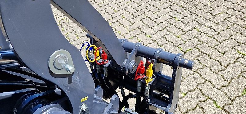 Eurotrac W12S Kabine 2,55 m Arm, 3.Steuerkreis Rückfahrkamera Radio