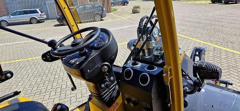 Eurotrac W12S Kabine 2,55 m Arm, 3.Steuerkreis Rückfahrkamera Radio