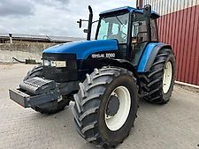 New Holland 8560