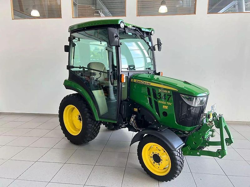 John Deere 2038R