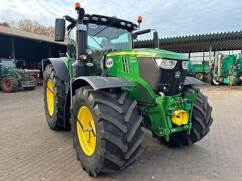 John Deere 6215 R mit GPS RTK