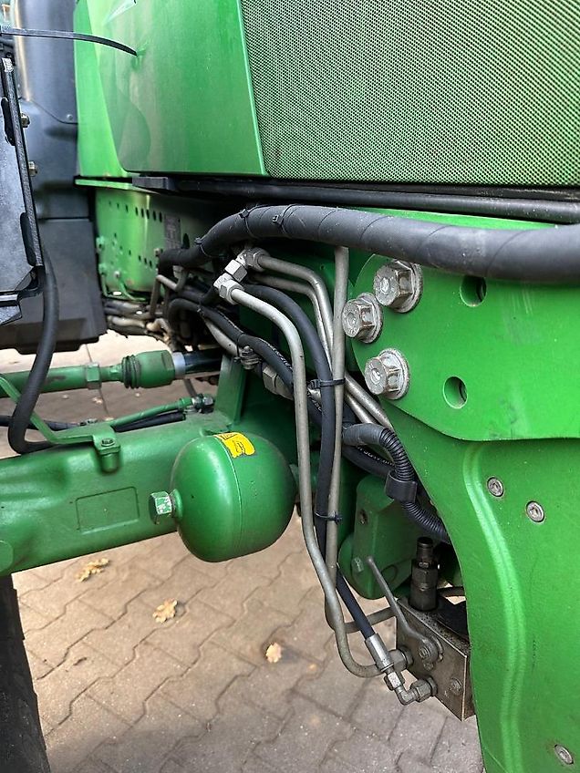 John Deere 6215 R mit GPS RTK