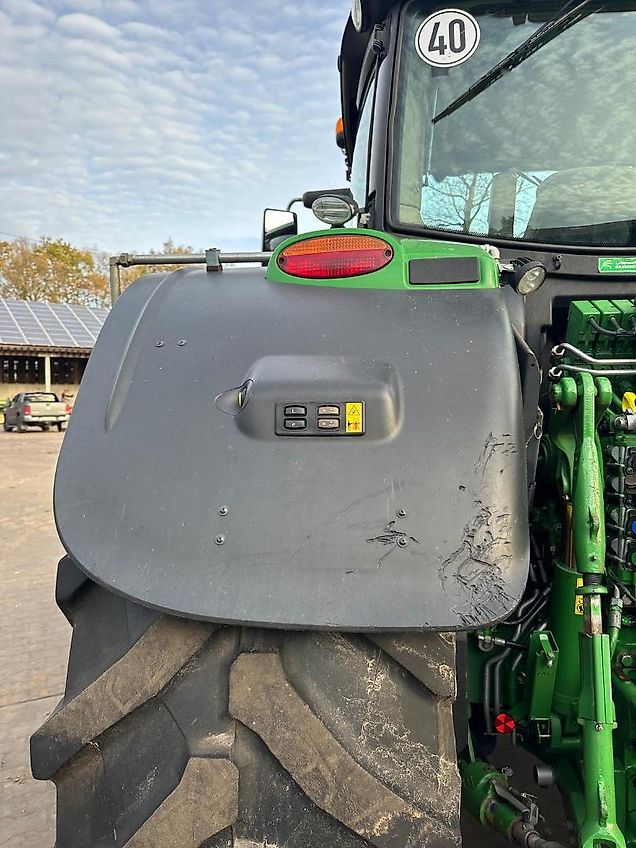 John Deere 6215 R mit GPS RTK