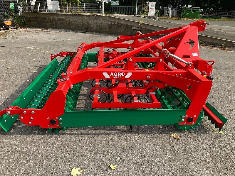 AGRO-MASZ AUC 30 Kompaktor