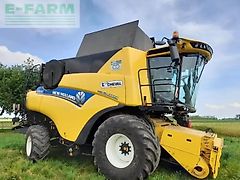 New Holland cr 8.80