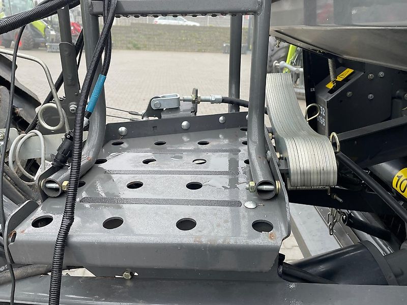 Claas Variant 480 RC PRO