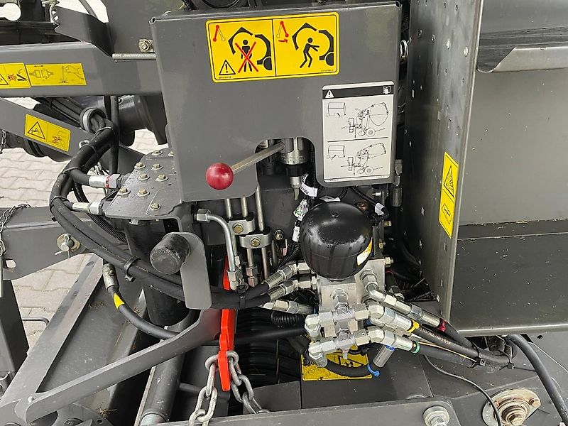 Claas Variant 480 RC PRO