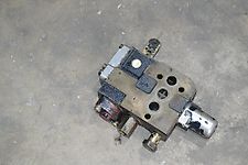 Doppelwirkendes Hydrauliksteuergerät für Deutz DX4.50,4.70,6.05