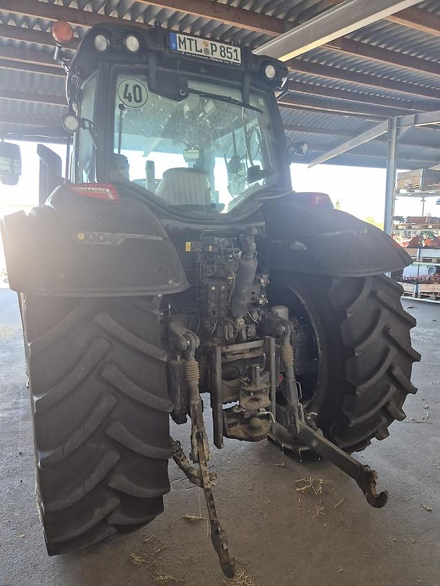 Valtra T235A