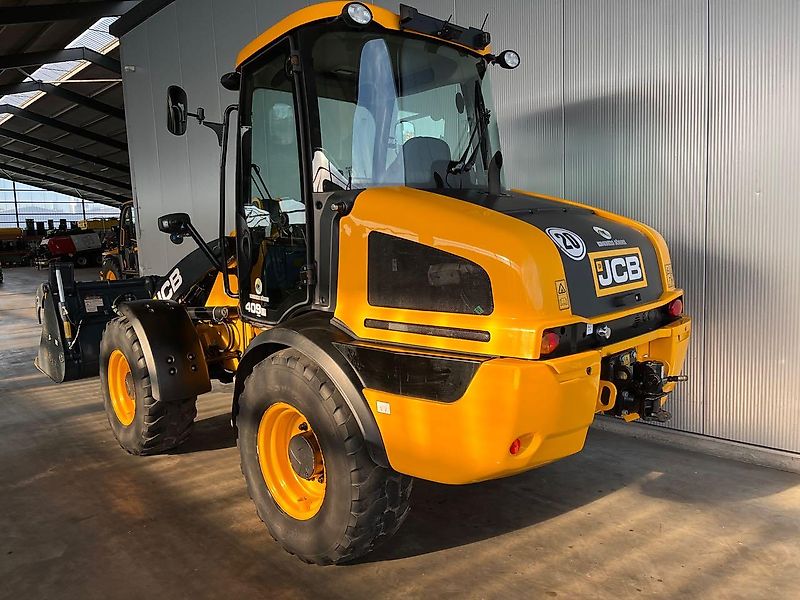 JCB 409 Agri
