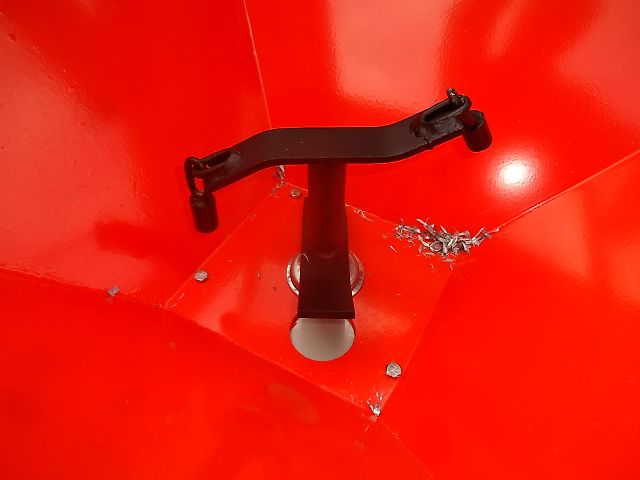 Grass- Rol- Salzstreuer - NEU-  600 oder 1000 Liter  - Doppelscheibenstreuer -  Verzinkt- und Lackiert NEUE- N0 56/ 3- Salzstreuer - 600 und Liter 1000 möglich