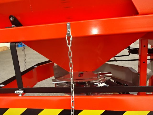 Grass- Rol- Salzstreuer - NEU-  600 oder 1000 Liter  - Doppelscheibenstreuer -  Verzinkt- und Lackiert NEUE- N0 56/ 3- Salzstreuer - 600 und Liter 1000 möglich