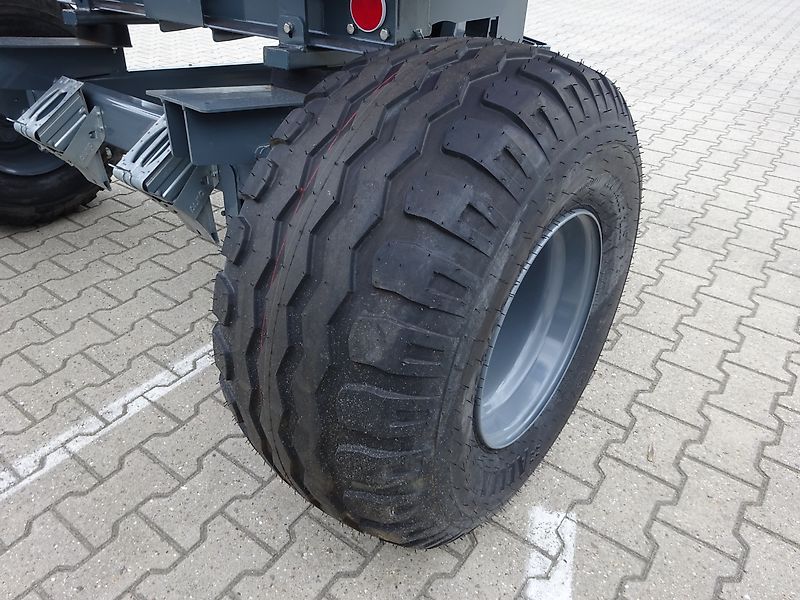 Unia 2-Scheiben Düngerstreuer mit Fahrgestell, MXL 3000, NEU, Streubreite bis 36 m, 3000 Ltr. Behälter