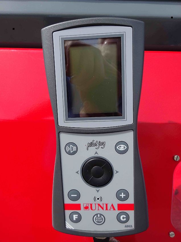 Unia 2-Scheiben Düngerstreuer mit Fahrgestell, MXL 3000, NEU, Streubreite bis 36 m, 3000 Ltr. Behälter