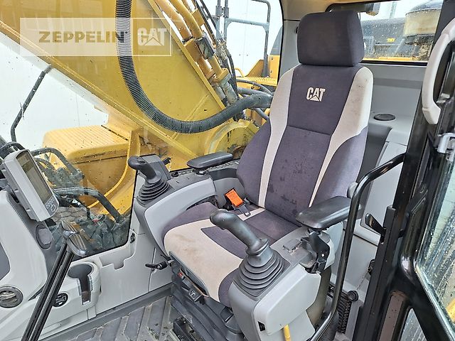 Caterpillar 352FL
