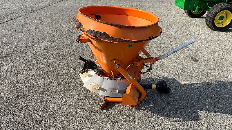 Rauch Winterdienststreuer SA 121