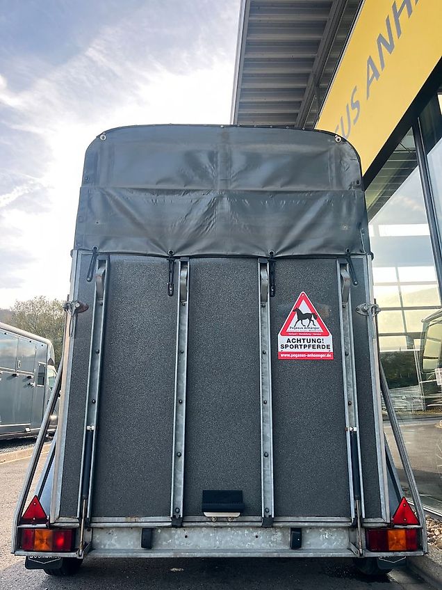 Böckmann Classic 2 Pferdeanhänger Vollpoly 2t.