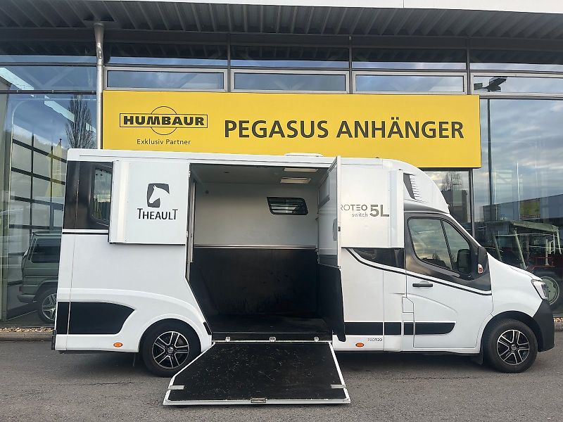 Renault Master Theault Proteo Pferdetransporter 5 Sitz